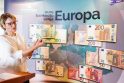 Požymiai: Lietuvos bankas perspėja, kad būtina atkreipti dėmesį į tikrų pinigų apsaugos priemones – popieriaus kokybę, vandens ženklą, apsauginį siūlelį, hologramą.