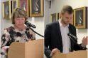 Pareigos: Klaipėdos rajono savivaldybėje prisiekė du tarybos nariai – priesaiką davė R.Kernagienė ir J.Ruškys.