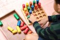 Paskirtis: per spalvas ir formas Montessori žaislai lavina vaiko smulkiąją motoriką, skatina kūrybiškumą.