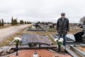 Ryšiai: A. Karakujumšiantso žmona, Lietuvos pilietė, palaidota Vainatrakio kapinėse. Vyrui tai labai brangi vieta.
