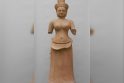 Sprendimas: Niujorko Metropoliteno meno muziejus į Kambodžą sugrąžins keliolika khmerų meno kūrinių, tarp jų ir X a. deivės smiltainio statulą iš Koh Ker.