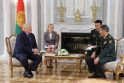 Aliaksandras Lukašenka (kairėje) ir Li Shangfu (dešinėje)