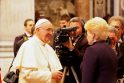 Prezidentė: iš popiežiaus tikimasi didesnio dėmesio paprastam žmogui