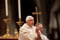 Prieš Kalėdų nakties mišias užpultas popiežius (papildyta)