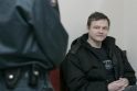 Teismas nusprendė pedofilija įtariamą karininką palikti suimtą