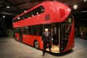 Londono meras pristatė naujo dizaino dviaukštį autobusą