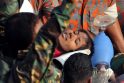 Bangladeše po griuvėsiais 17 parų išbuvusi moteris „sparčiai taisosi“