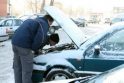 Buitis: per šaltį iš rikiuotės išeina ir technika – specialistai pataria įsigyti gerai veikiantį akumuliatorių, nes žiemą užvedant automobilį reikia daugiau galios.