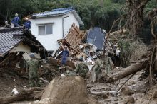 Nuslinkusi žemės nuošliauža Japonijoje