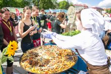 Vilnius bandė siekti masiškiausio makaronų valgymo rekordo