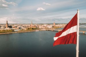 Latvijos „Naujoji vienybė“ sako esanti pasirengusi deryboms dėl platesnės koalicijos