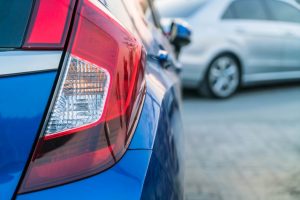 Latvija rengia įstatymą, uždrausiantį automobilius rusiškais ir baltarusiškais numeriais