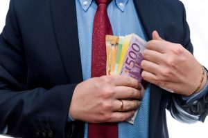 Teismui perduota kyšininkavimu kaltinamo „Pasvalio vandenų“ direktoriaus A. Mataičio byla