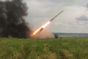 Po ukrainiečių drono smūgio keliuose Rusijos kaimuose dingo elektra