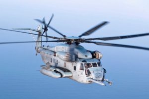 JAV rado dingusį sraigtasparnį: tęsiama penkių jūrų pėstininkų paieška