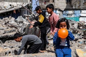 JT humanitarinės pagalbos vadovas karą Gazos Ruože vadina žmonijos išdavyste