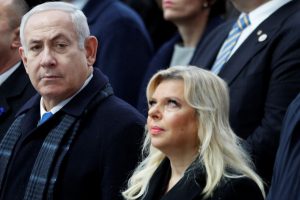 B. Netanyahu žmona ėmėsi neįprastos iniciatyvos, kad būtų paleisti Hamas įkaitai