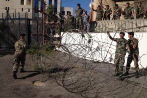 Libano kariuomenė: ginkluotas siras puolė JAV ambasadą
