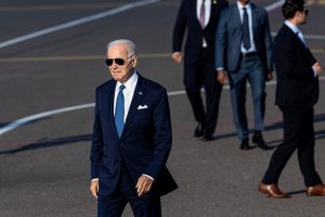 J. Bidenas atsitraukė nuo išsakytos prielaidos, kad B. Netanyahu vilkina karą Gazos Ruože