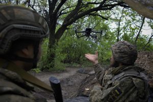 Ukraina teigia smarkiai pasistūmėjusi į priekį aplink Bachmutą