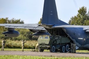 JAV siunčia 275 mln. dolerių karinę pagalbą Ukrainai