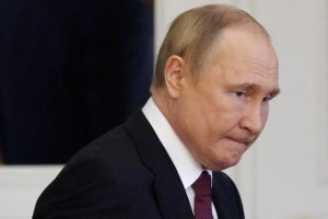 V. Putinas sankcijas vadina dideliu iššūkiu savo šaliai, bet žada nepasiduoti