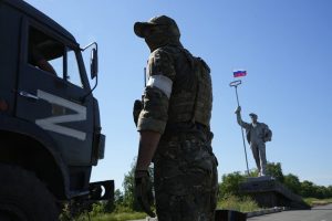Ekspertai: išretintoms rusų pajėgoms pamačius, kad ukrainiečiai rengia kontrataką, bus ne kažką