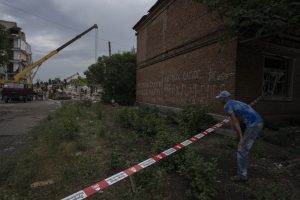 Rusijos raketų atakos prieš gyvenamąjį namą Časiv Jare aukų padaugėjo iki 47
