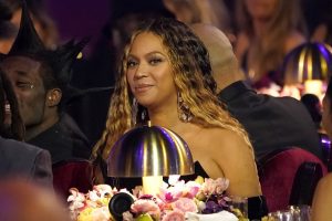 Beyonce pasiekė „Grammy“ rekordą, H. Stylesas gavo geriausio albumo apdovanojimą