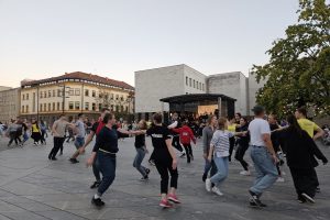 Kaune tautiškumą žadinantis renginys skatino šokti kartu