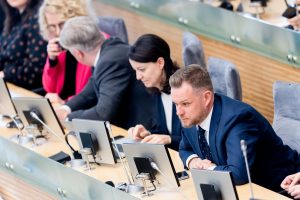 G. Landsbergis sako, kad atsakymų dėl VSD reikia, bet ragina vengti komisijų vajaus