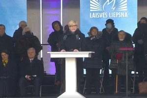 Sausio 13-osios minėjimas – triukšmingas: premjerė kalbą sakė su ašarom, protestuotojai rėkė „Gėda!“