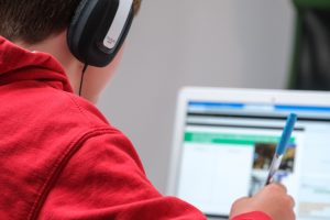 Įvertino ministerijos sprendimą: tai Lietuvos švietimo sistemos grąžinimas į praėjusį amžių
