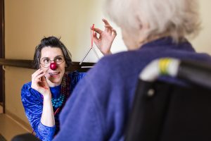 Iš demencijos palatų – širdį virpinančios istorijos