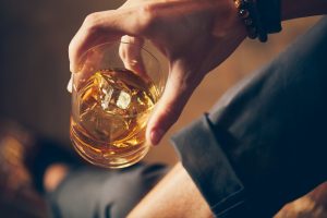 NTAKD: bendros alkoholio vartojimo tendencijos lieka panašios, tik sumažėjo girtaujančių