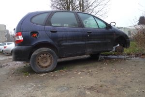 Atsisveikinti su nebevažiuojančiais automobiliais bus paprasčiau