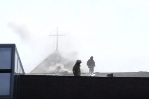 Ugniagesių pajėgos baigė darbą degusioje Pagėgių bažnyčioje