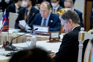 Karas Ukrainoje lems priešpriešą G-20 užsienio reikalų ministrų susitikime