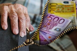 M. Navickienė: vidutinė pensija kitais metais galėtų didėti 50 eurų