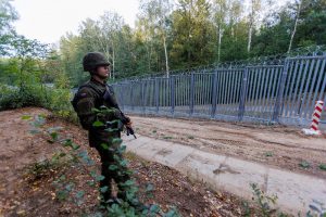 Lietuvos pasieniečiai toliau padės Latvijai: į kaimyninę šalį vyksta nauja pareigūnų grupė