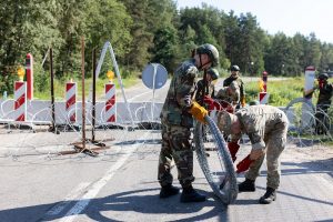 VSAT svarsto galimybę fizinį barjerą pasienyje įrengti ir pelkėtose vietovėse
