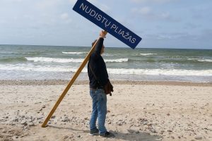 Akibrokštas: Plazės rezervate „įrengtas“ nudistų pliažas