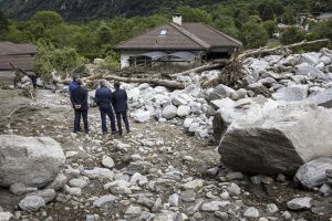 Rastas per potvynį Šveicarijoje dingęs žmogus: dar du laikomi dingusiais be žinios