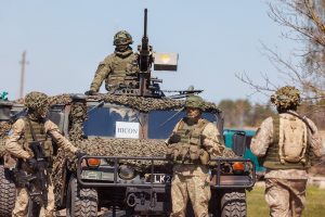 Pasibaigus „Geležinio vilko“ pratyboms keliais judės karinės technikos kolonos