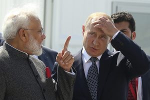 Vladivostoke aptariami ekonominuai klausimai: susitiko Rusijos ir Indijos lyderiai 