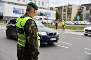 Policijos pareigūnams padeda ir šauliai: teko spręsti neįprastą situaciją