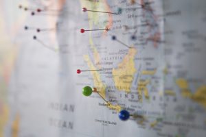 Iš paveiktų šalių sąrašo išbraukiamos trylika Europos valstybių ir septynios salos