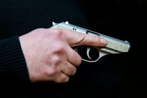 Policija nuginklavo neblaivų vyrą