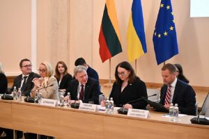 Lietuvoje pirmą kartą posėdžiavo Rusijos agresijai skirto tribunolo darbo grupė