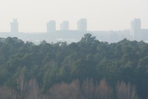 Oro tarša didžiuosiuose miestuose iki dviejų kartų viršija leistiną normą